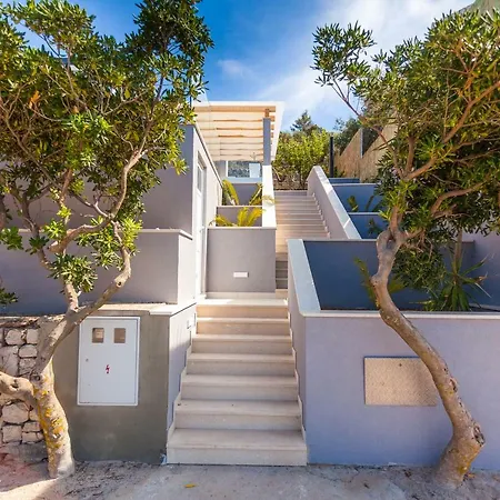 Vacation Hana Villa *